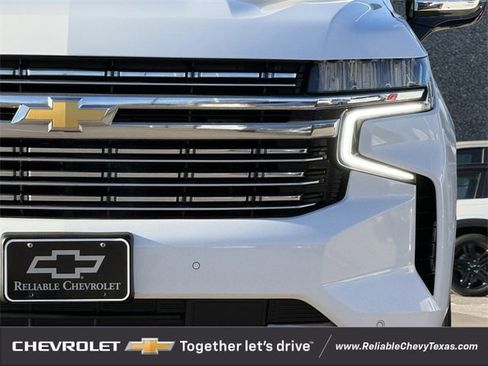 Used 2023 Chevrolet Suburban Premier image 4