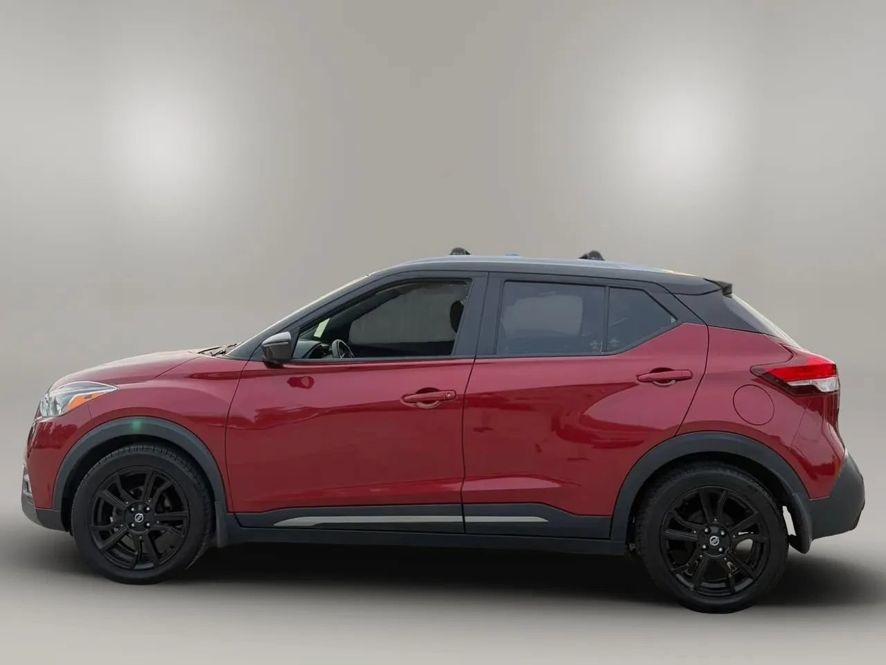 Used 2020 Nissan Kicks SR w/ SR Premium Package FWD image 8