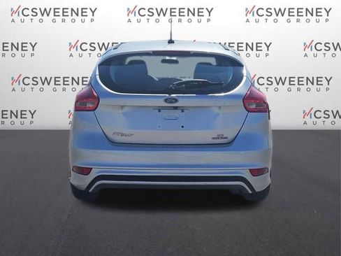 Used 2015 Ford Focus SE w/ SE Sport Package image 4