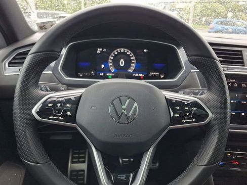 Used 2023 Volkswagen Tiguan SE R-Line AWD/4WD image 19