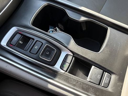 Used 2018 Honda Accord EX-L image 22