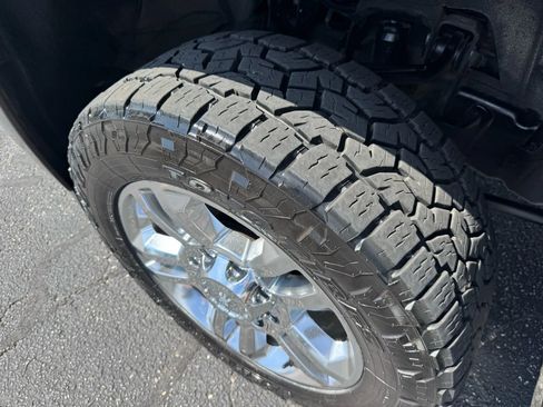 Used 2015 Chevrolet Silverado 2500 High Country w/ Duramax Plus Package image 13