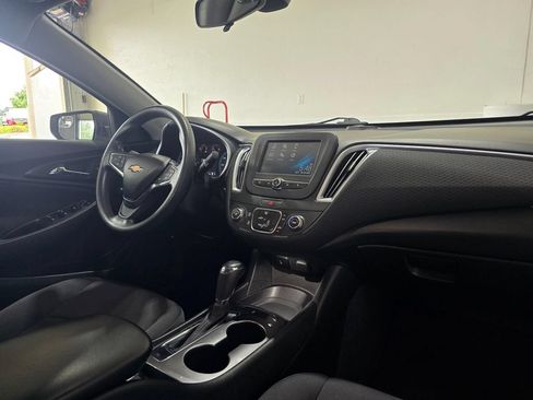 Used 2017 Chevrolet Malibu LS FWD image 29