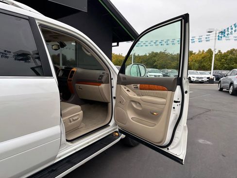 Used 2004 Lexus GX 470 image 16