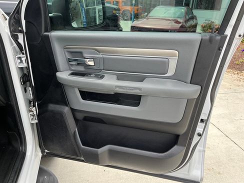 Used 2016 RAM 1500 Classic SLT AWD/4WD image 27
