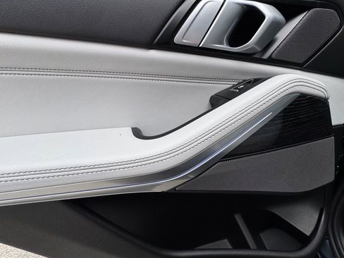 Used 2025 BMW X5 xDrive40i w/ M Sport Package image 23