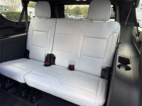 New 2026 Chevrolet Suburban Premier image 15