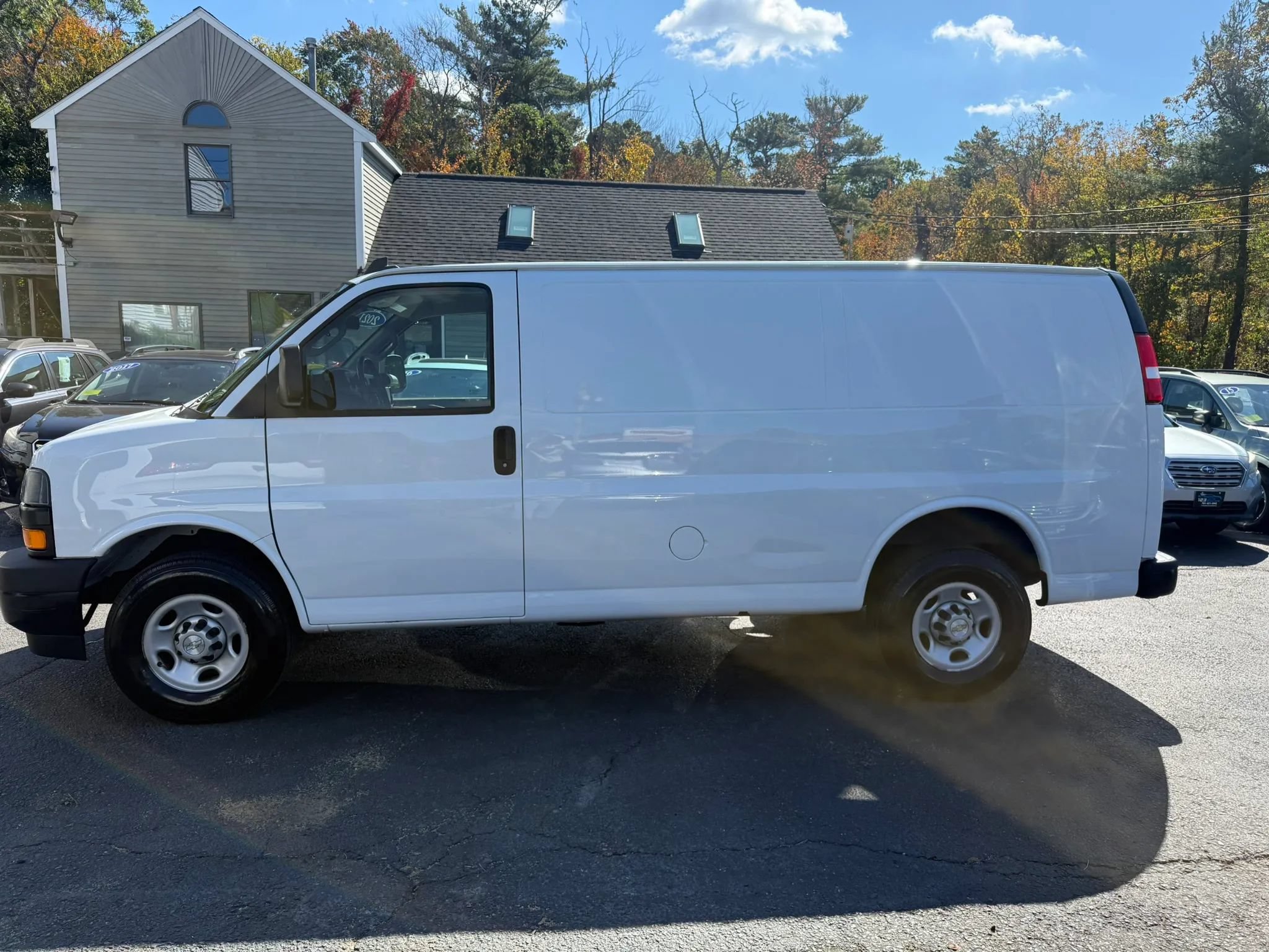 Used 2021 Chevrolet Express 2500 w/ Driver Convenience Package RWD image 4