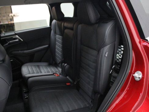 New 2026 Mitsubishi Outlander SE image 25