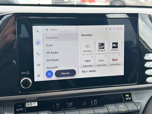 Certified 2025 Toyota Camry SE FWD image 31