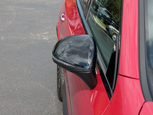 Used 2025 Mercedes-Benz GLC 300 4MATIC image 12