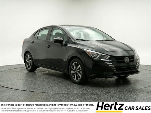 Used 2025 Nissan Versa SV image 1