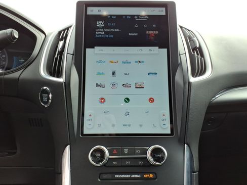 Used 2024 Ford Edge Titanium image 17