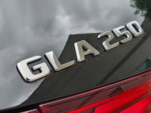 Certified 2025 Mercedes-Benz GLA 250 4MATIC image 27