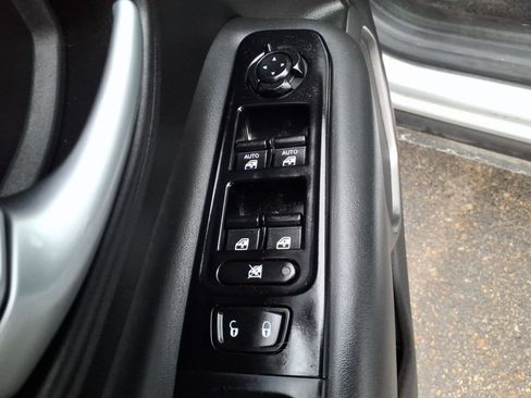 Certified 2020 Jeep Renegade Altitude image 11