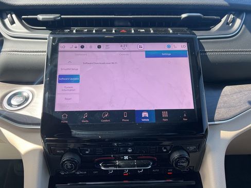 New 2025 Jeep Grand Cherokee Limited AWD/4WD image 58