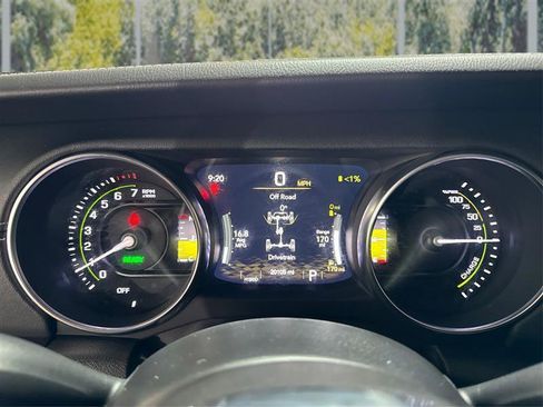 Used 2023 Jeep Wrangler Unlimited Sahara w/ Cold Weather Group AWD/4WD image 17
