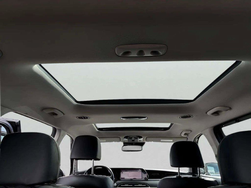 Used 2022 Hyundai Palisade Limited FWD image 12