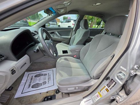 Used 2009 Toyota Camry LE FWD image 14