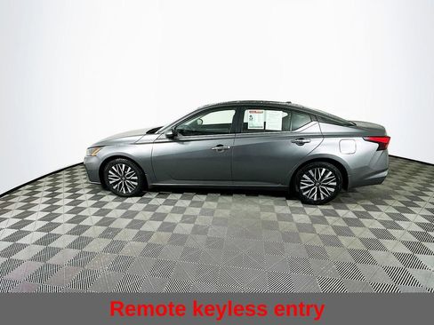 Used 2023 Nissan Altima 2.5 SV image 7