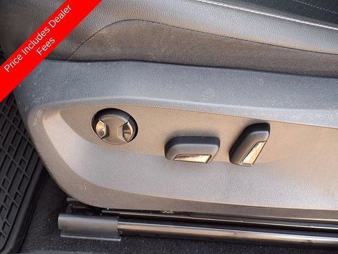 Used 2022 Volkswagen Tiguan SE FWD image 26