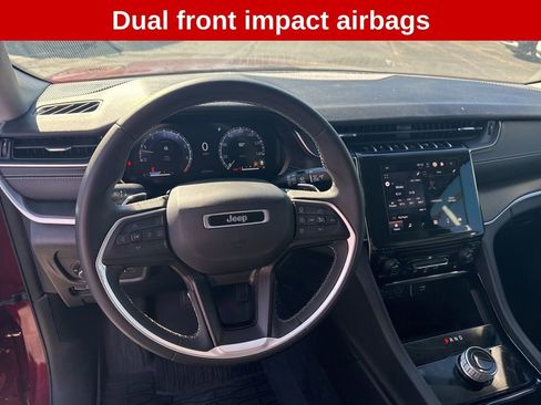 Used 2023 Jeep Grand Cherokee Laredo image 16