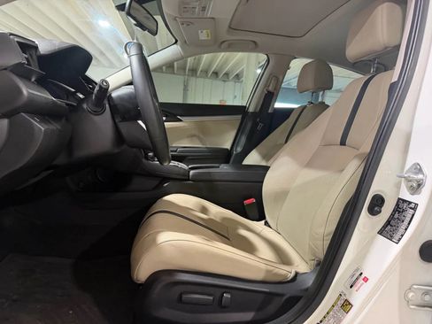 Used 2018 Honda Civic EX-L image 9