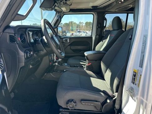 Certified 2025 Jeep Wrangler Unlimited Rubicon image 9