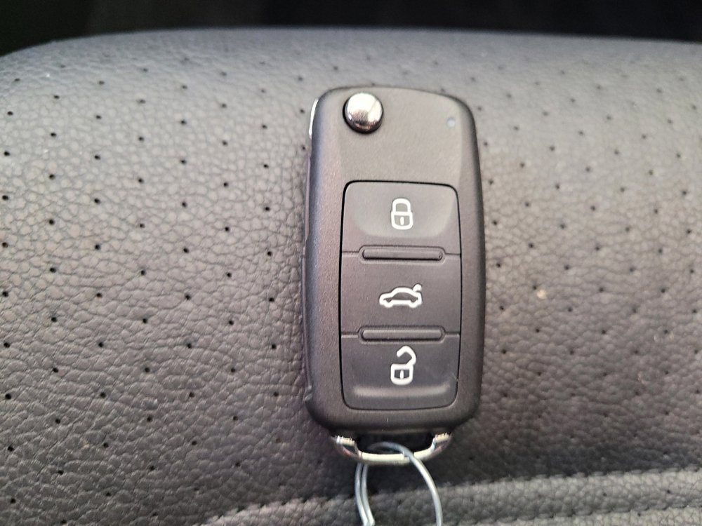Used 2014 Volkswagen Passat 1.8T SE FWD image 32