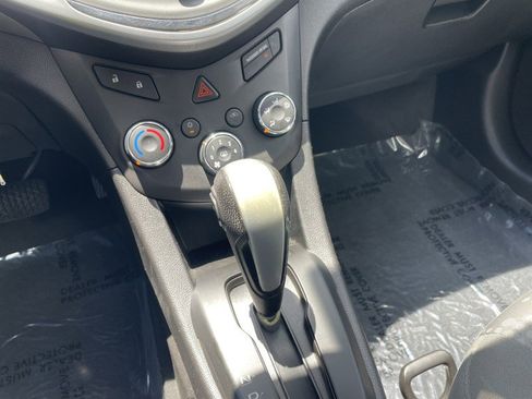 Used 2019 Chevrolet Sonic LT FWD image 18