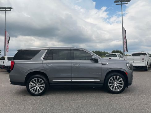 Used 2021 GMC Yukon Denali w/ Denali Premium Package AWD/4WD image 4