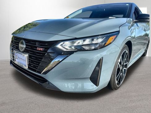 Certified 2025 Nissan Sentra SR FWD image 33