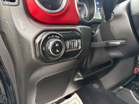 Used 2021 Jeep Gladiator Rubicon w/ Dual Top Group AWD/4WD image 32