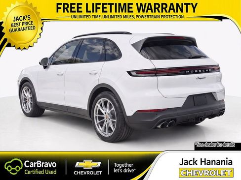 Used 2024 Porsche Cayenne AWD/4WD image 3