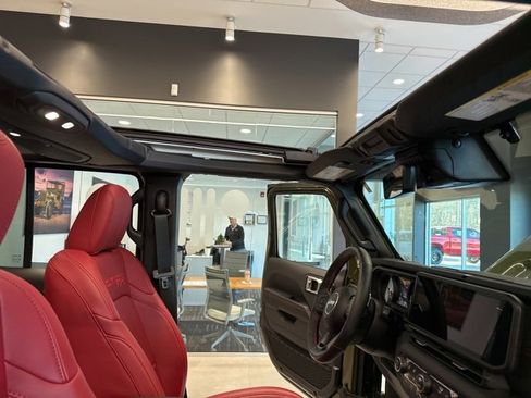 Used 2024 Jeep Wrangler Unlimited Rubicon 392 image 39
