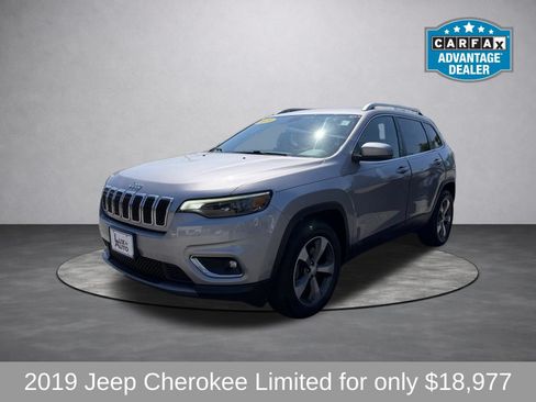 Used 2019 Jeep Cherokee Limited AWD/4WD image 5