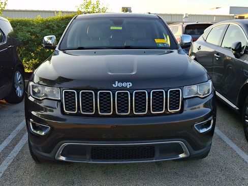 Used 2017 Jeep Grand Cherokee Limited AWD/4WD image 2