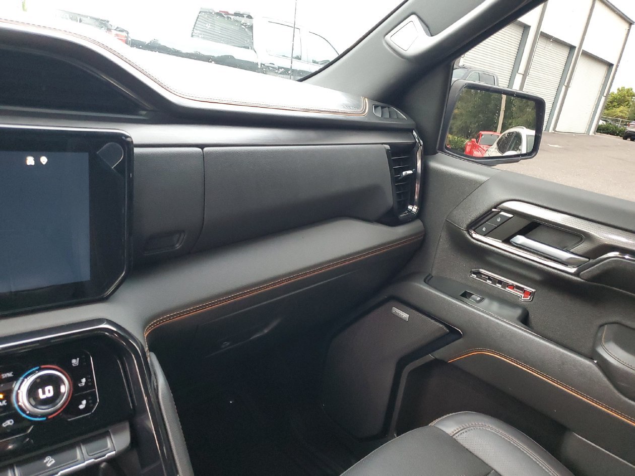Used 2024 GMC Sierra 1500 AT4 w/ Technology Package AWD/4WD image 26