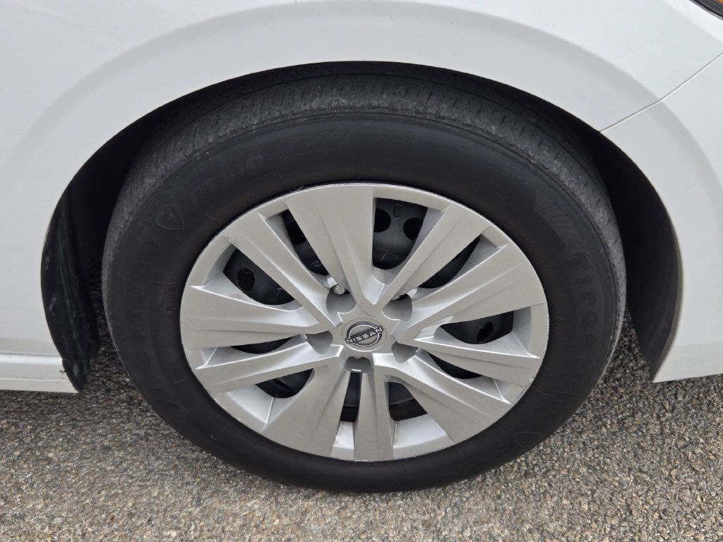 Certified 2024 Nissan Sentra S FWD image 6