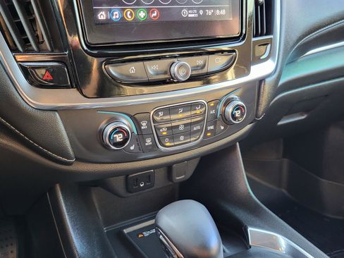 Used 2023 Chevrolet Traverse LT image 28