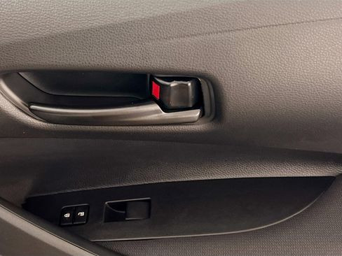 Used 2025 Toyota Corolla LE FWD image 30