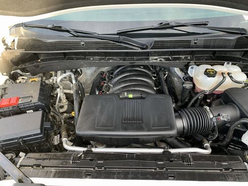 Certified 2025 GMC Sierra 1500 SLT image 17