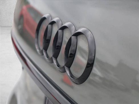 Used 2024 Audi Q5 e Premium Plus AWD/4WD image 29