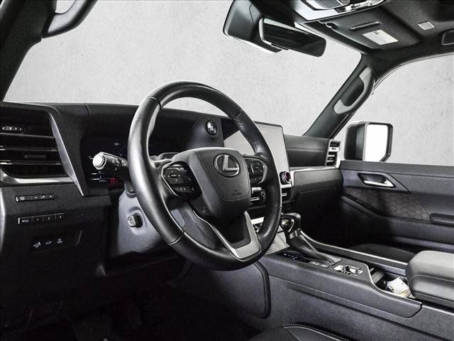 Used 2024 Lexus GX 550 w/ Accessory Package (Z1) AWD/4WD image 10