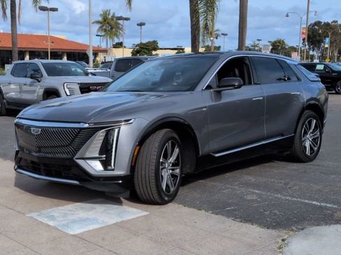 Used 2023 Cadillac Lyriq 2WD image 5