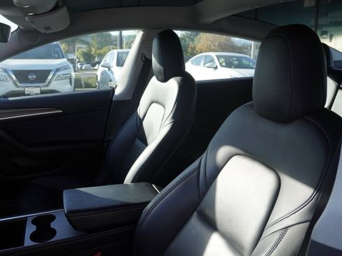 Used 2022 Tesla Model 3 image 12