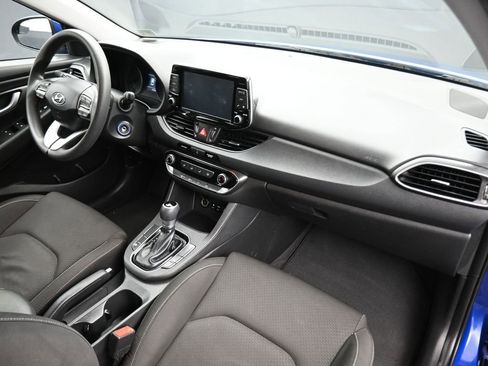 Used 2018 Hyundai Elantra GT image 39