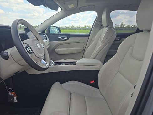 Used 2026 Volvo XC60 B5 Ultra AWD/4WD image 11