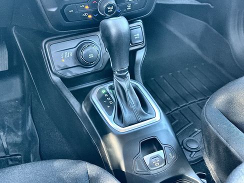Used 2020 Jeep Renegade Sport AWD/4WD image 23