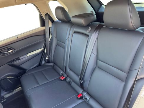 Used 2023 Nissan Rogue SL w/ SL Premium Package FWD image 16